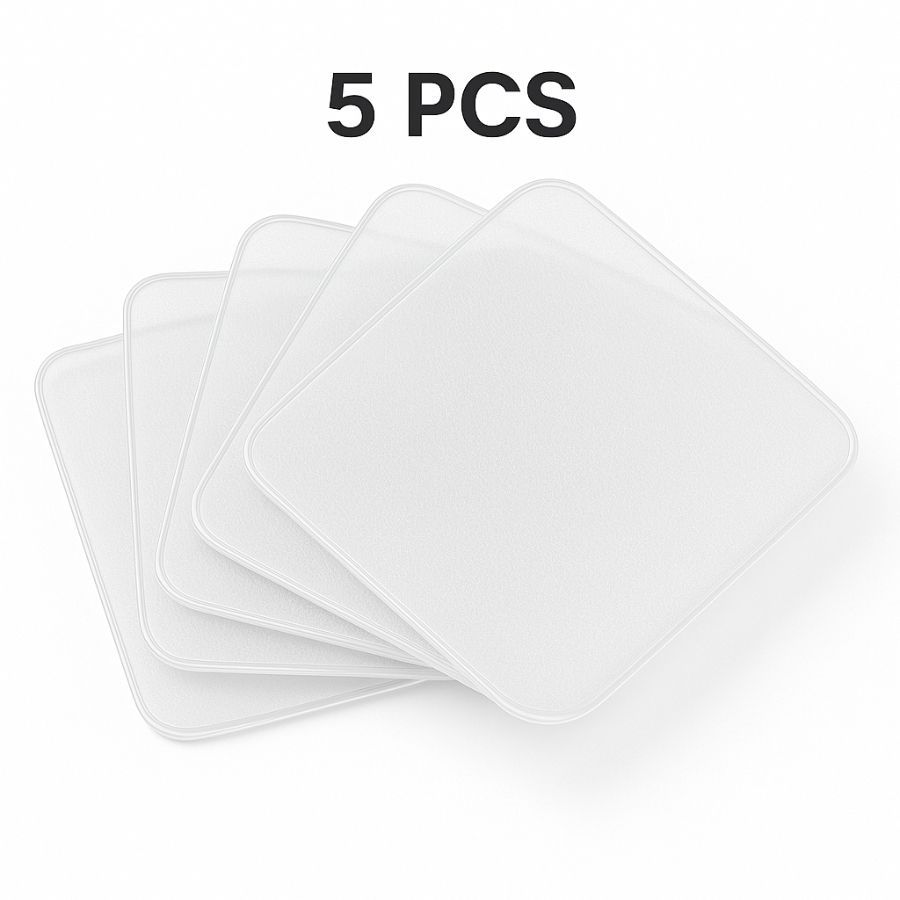 Cinque cerotti quadrati bianchi. Angoli arrotondati. Scritta: 5 PCS.