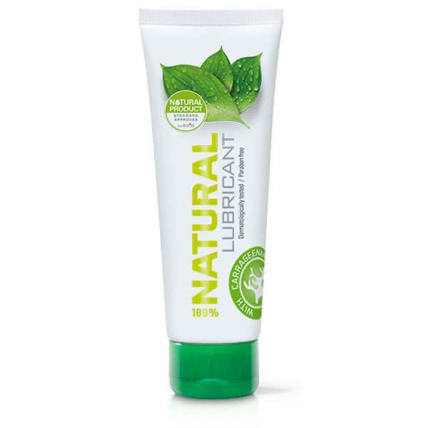 Tubo bianco con tappo verde, scritta "Natural Lubricant". Con foglie e gocce d'acqua.