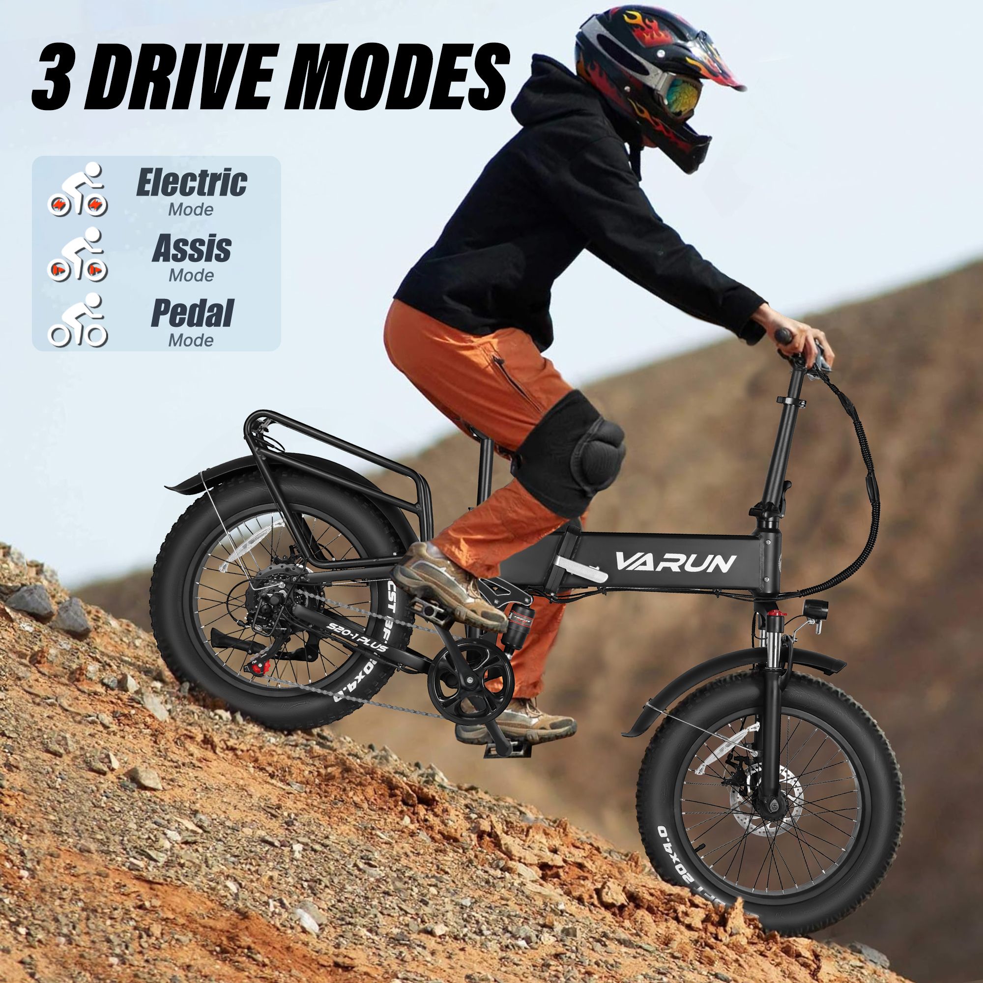 Persona in sella a un'e-bike pieghevole VARUN S20-2. 3 modalità di guida: elettrica, assistita, pedale. Terreno.