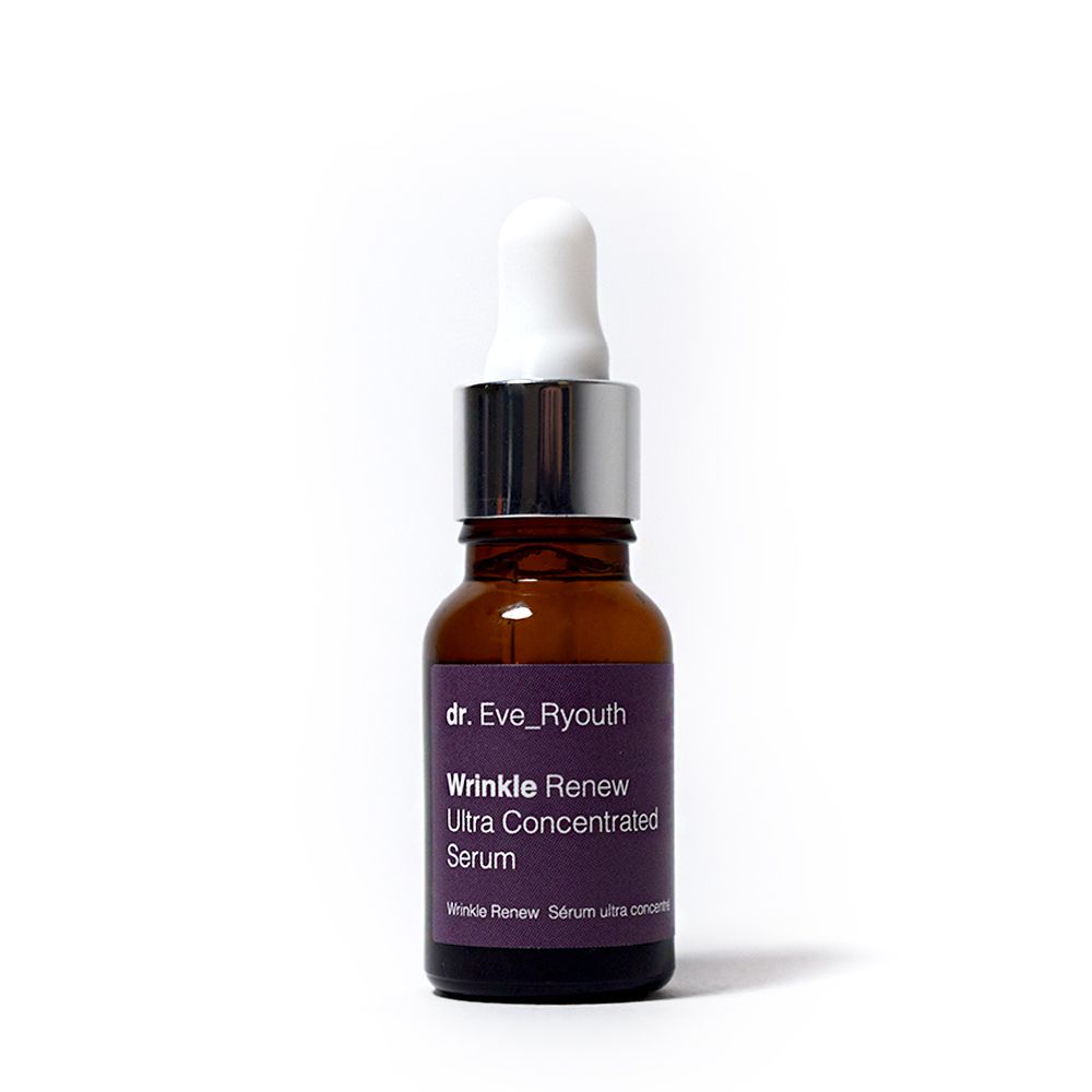 Flacone di siero. Scritta: Dr. Eve_Ryouth, Wrinkle Renew Ultra Concentrated Serum. Flacone in vetro marrone con contagocce.