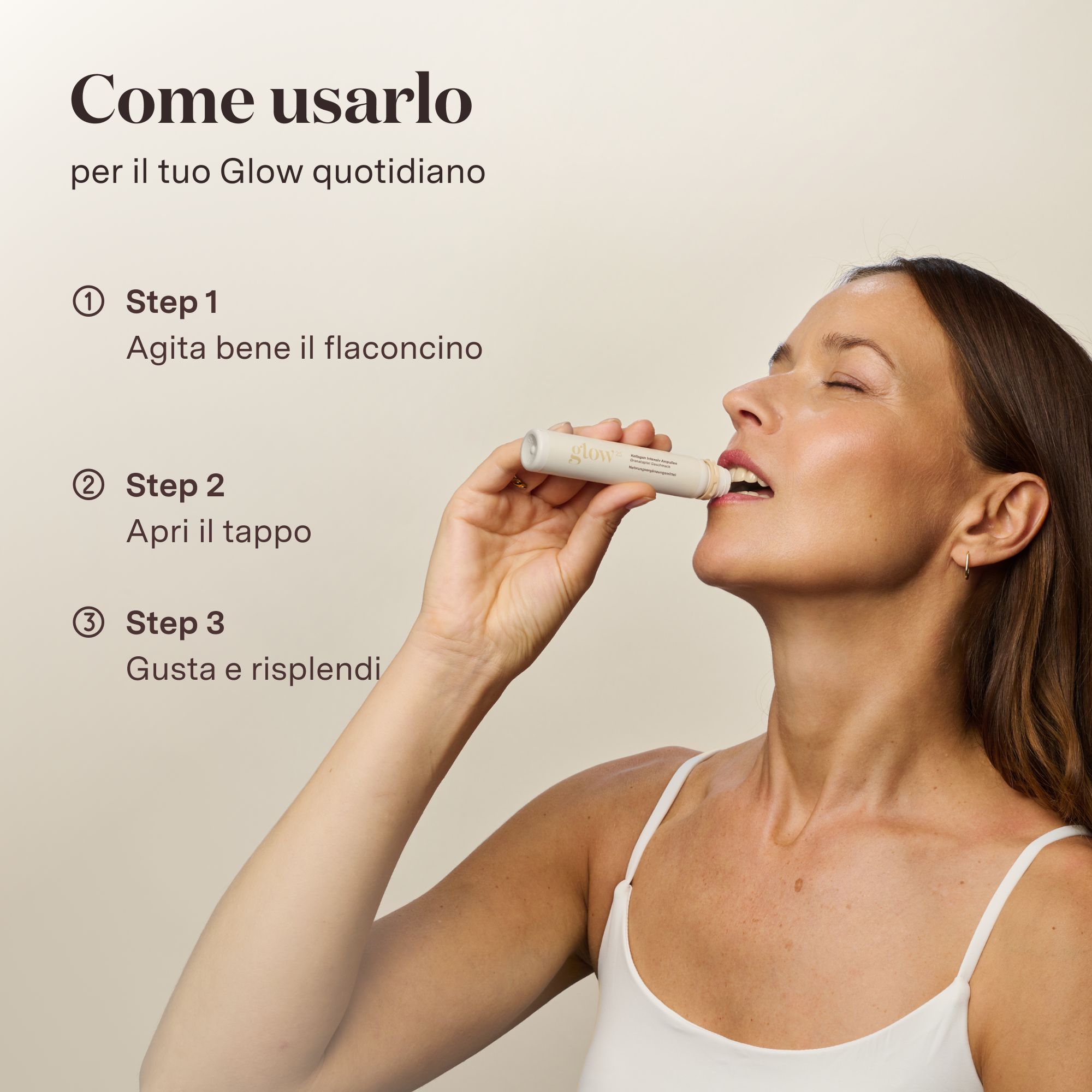 Donna che beve una fiala di collagene.