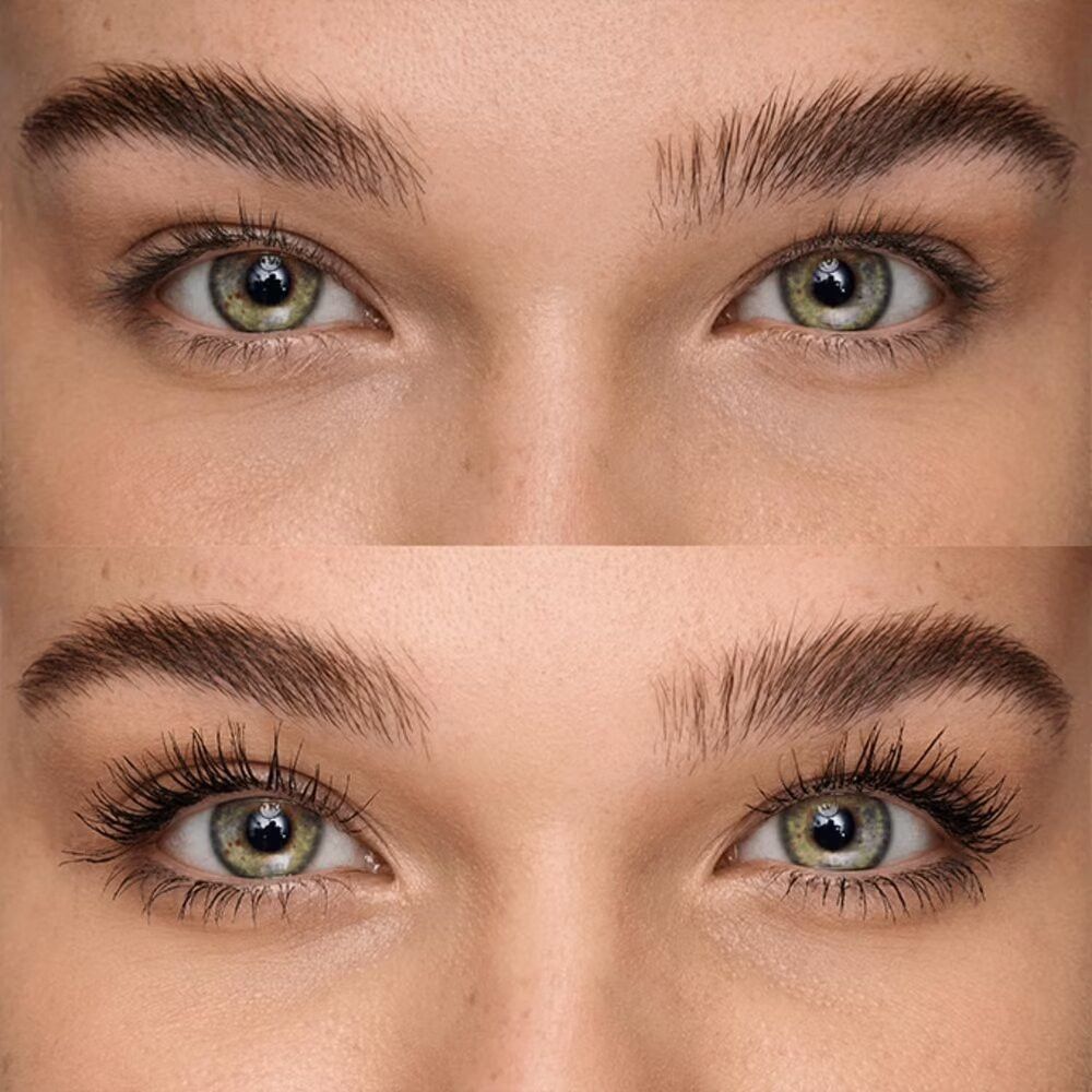 Due paia di occhi, non truccati sopra, con mascara sotto. Occhi verdi, ciglia scure, sopracciglia.