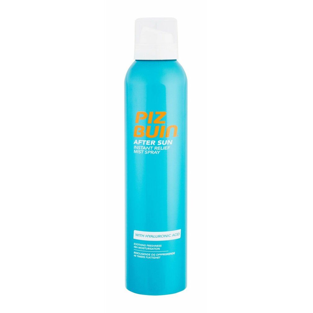 Flacone spray blu turchese con erogatore bianco. Scritta arancione: Piz Buin. Testo: After Sun Instant Relief Mist Spray. Con acido ialuronico.