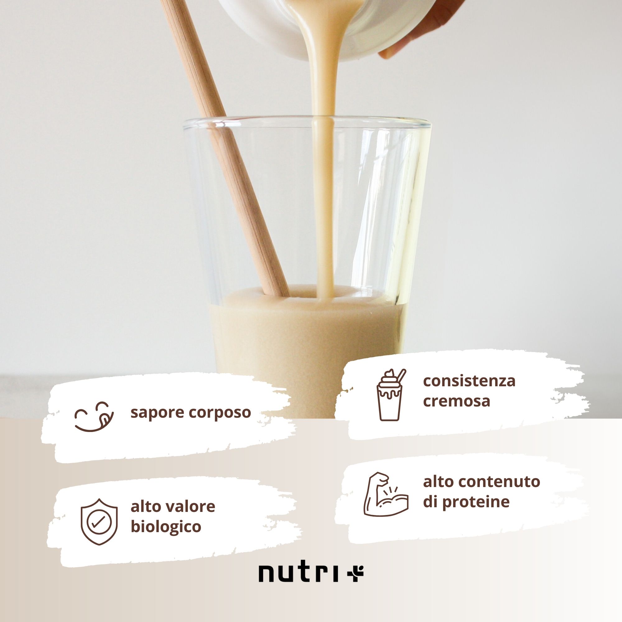Retro di una busta di nutri+ Proteine Vegane in Polvere 3k, con informazioni nutrizionali e ingredienti.