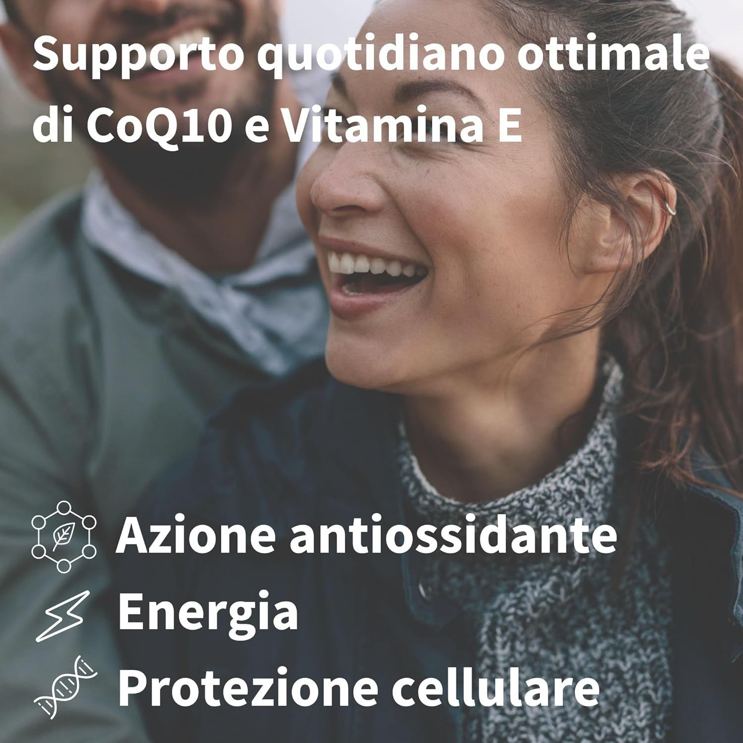 Coppia sorridente. Testo: Supporto quotidiano ottimale di CoQ10 e vitamina E. Azione antiossidante.