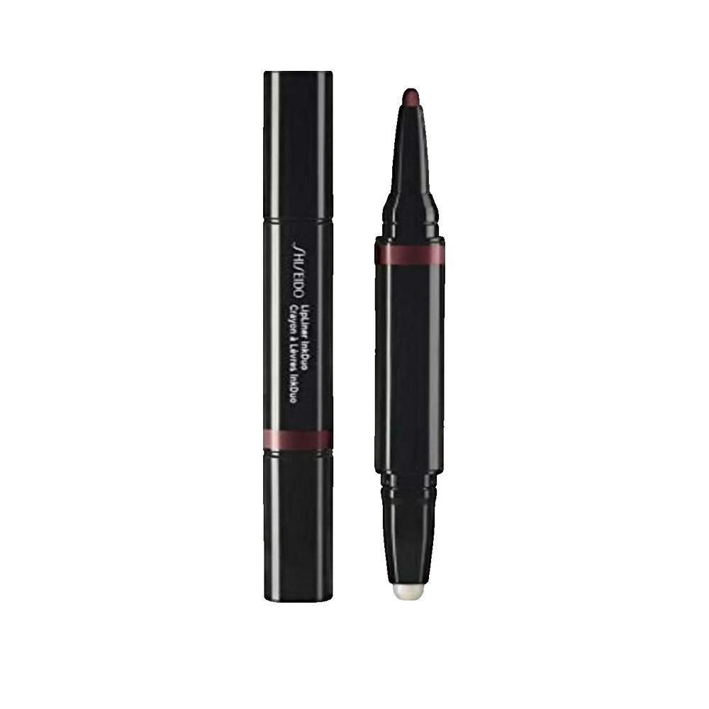 Duo di rossetti Shiseido. Penna nera con rossetto marrone-rossastro e applicatore. Nome del prodotto visibile.