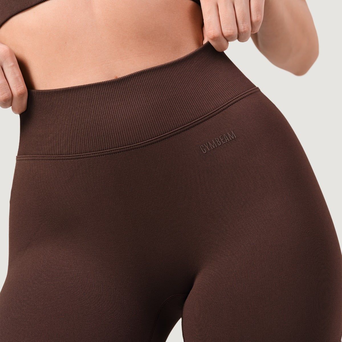 GymBeam Pantaloncini donna Seamless NEO slim a vita alta Mocha