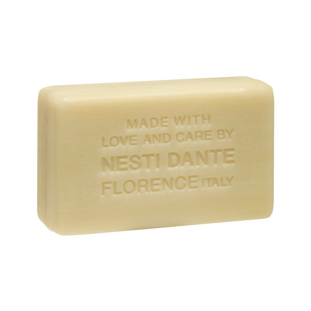 Sapone rettangolare con testo in rilievo. Marchio Nesti Dante e testo: Made with love and care.