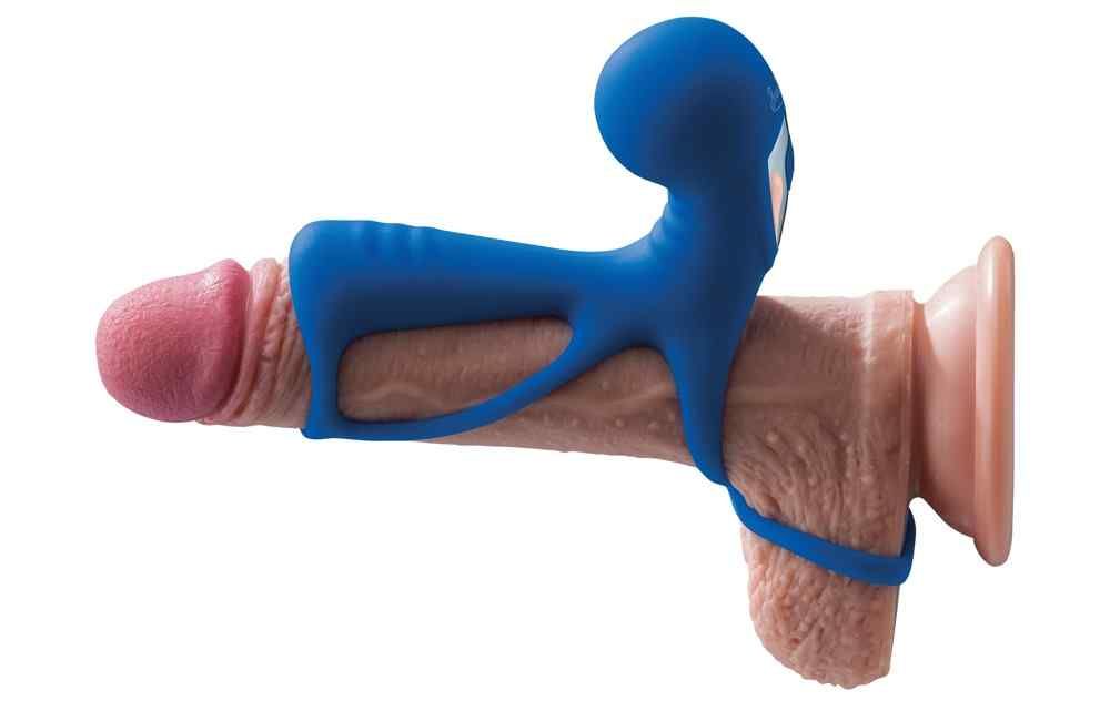 Prodotto benessere blu fissato a un modello di pene. Apertura ad anello. Ventosa.