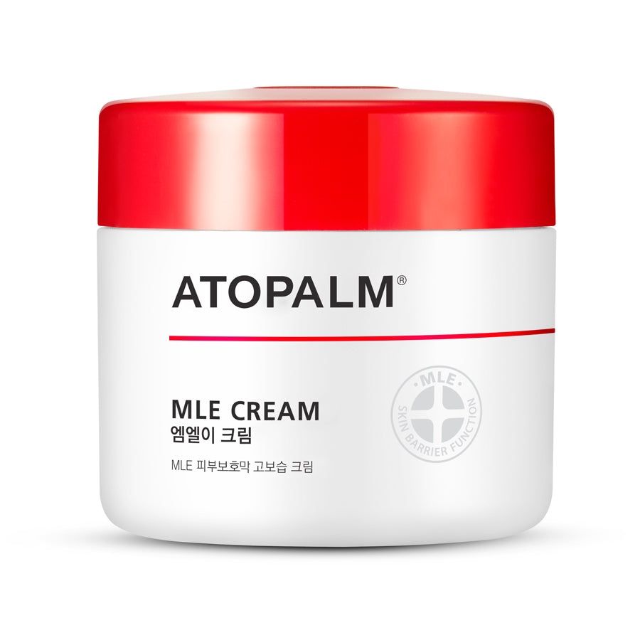 Vaso bianco con coperchio rosso. Scritta ATOPALM e MLE CREAM. Logo e informazioni sul prodotto.