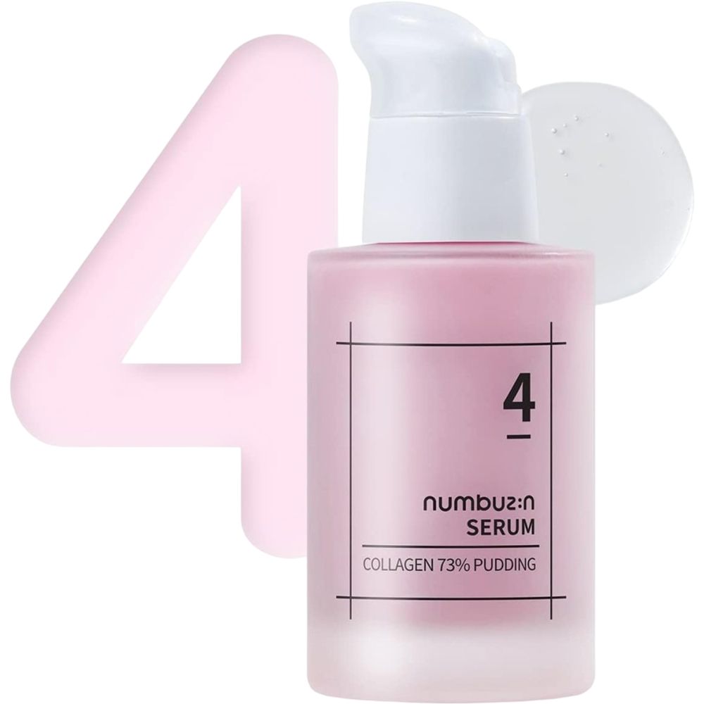 Flacone di siero rosa con dosatore bianco e goccia di siero. Scritta: 4, Numbuz:n Serum, Collagen 73% Pudding. Grande 4 sullo sfondo.