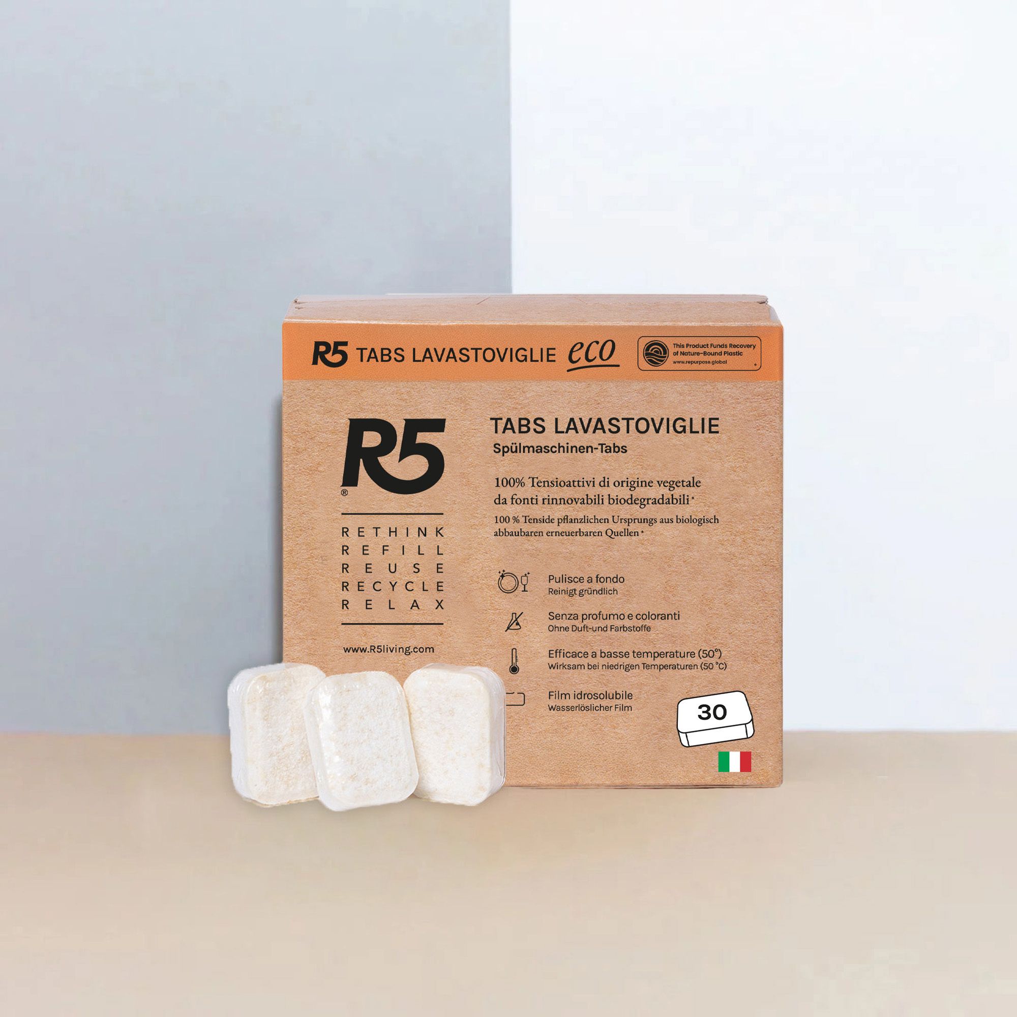 R5 Eco Tabs per lavastoviglie accanto alla scatola aperta, 30 pastiglie, Ecolabel.