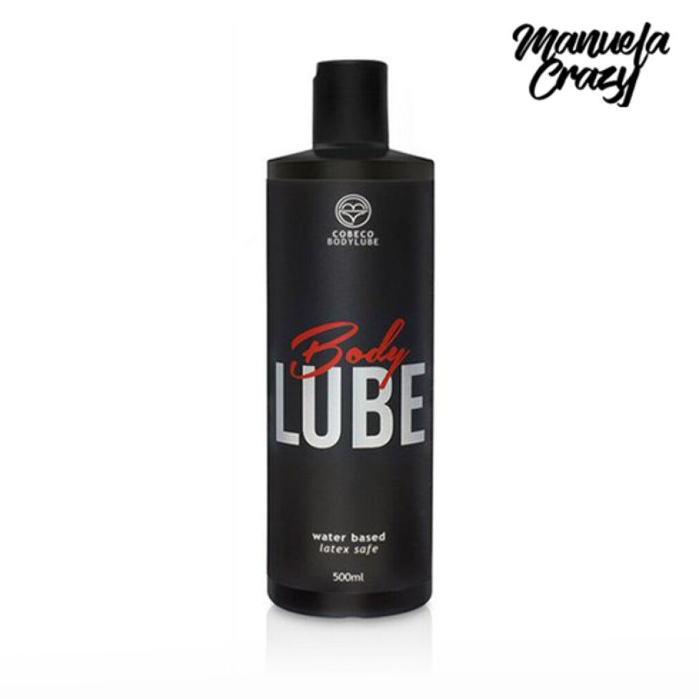 Flacone nero con tappo nero. Scritta "Body Lube" in rosso e bianco. "Water based latex safe" e "500ml".