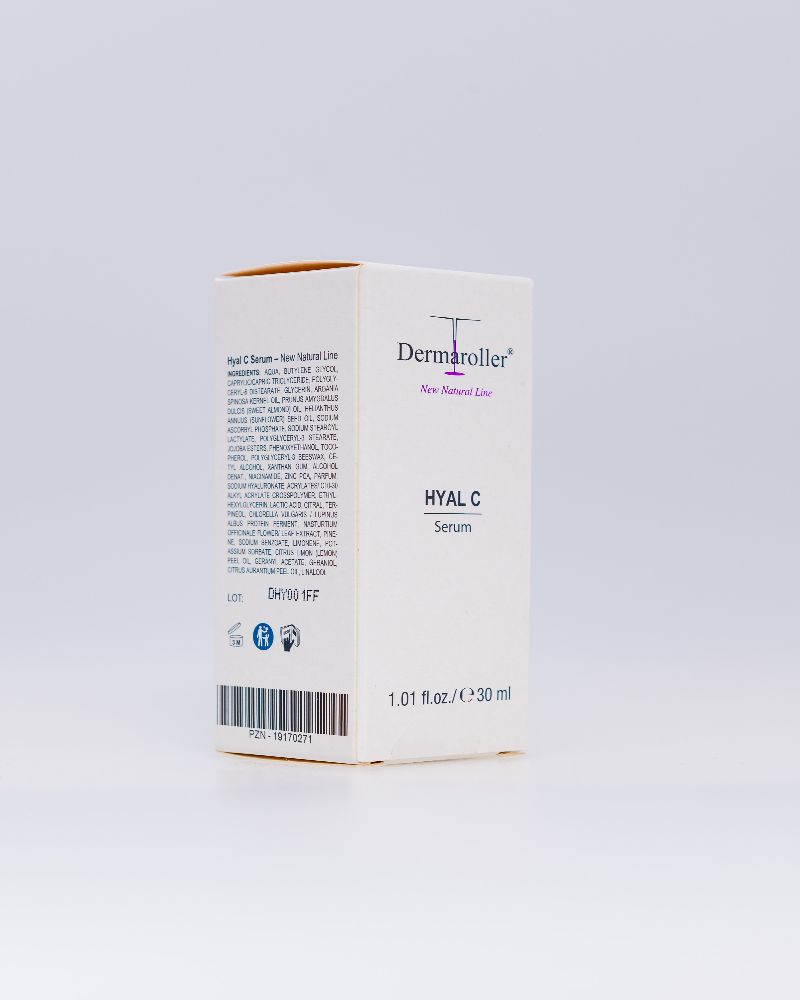 Confezione in cartone Dermaroller Hyal C Serum con elenco ingredienti e numero di lotto.