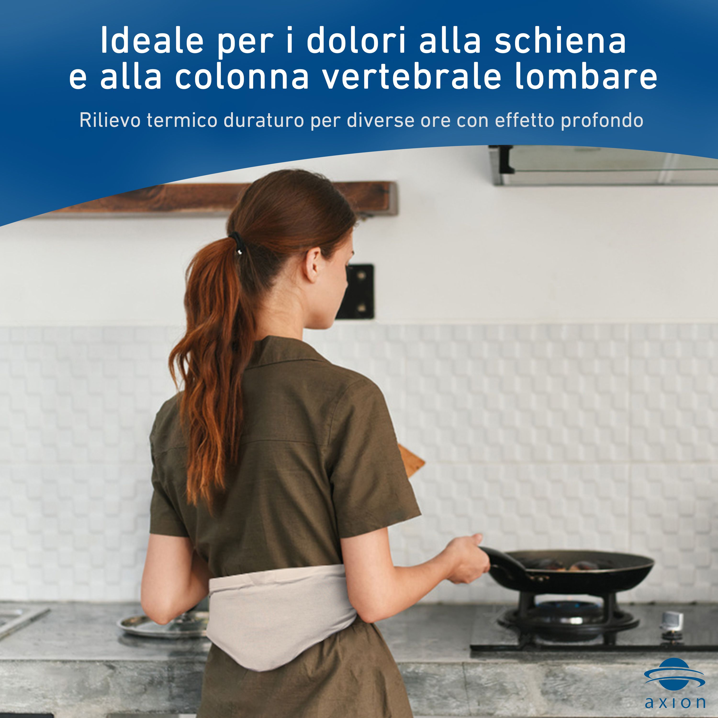 Uomo con camice, pollice in su. Logo axion®.