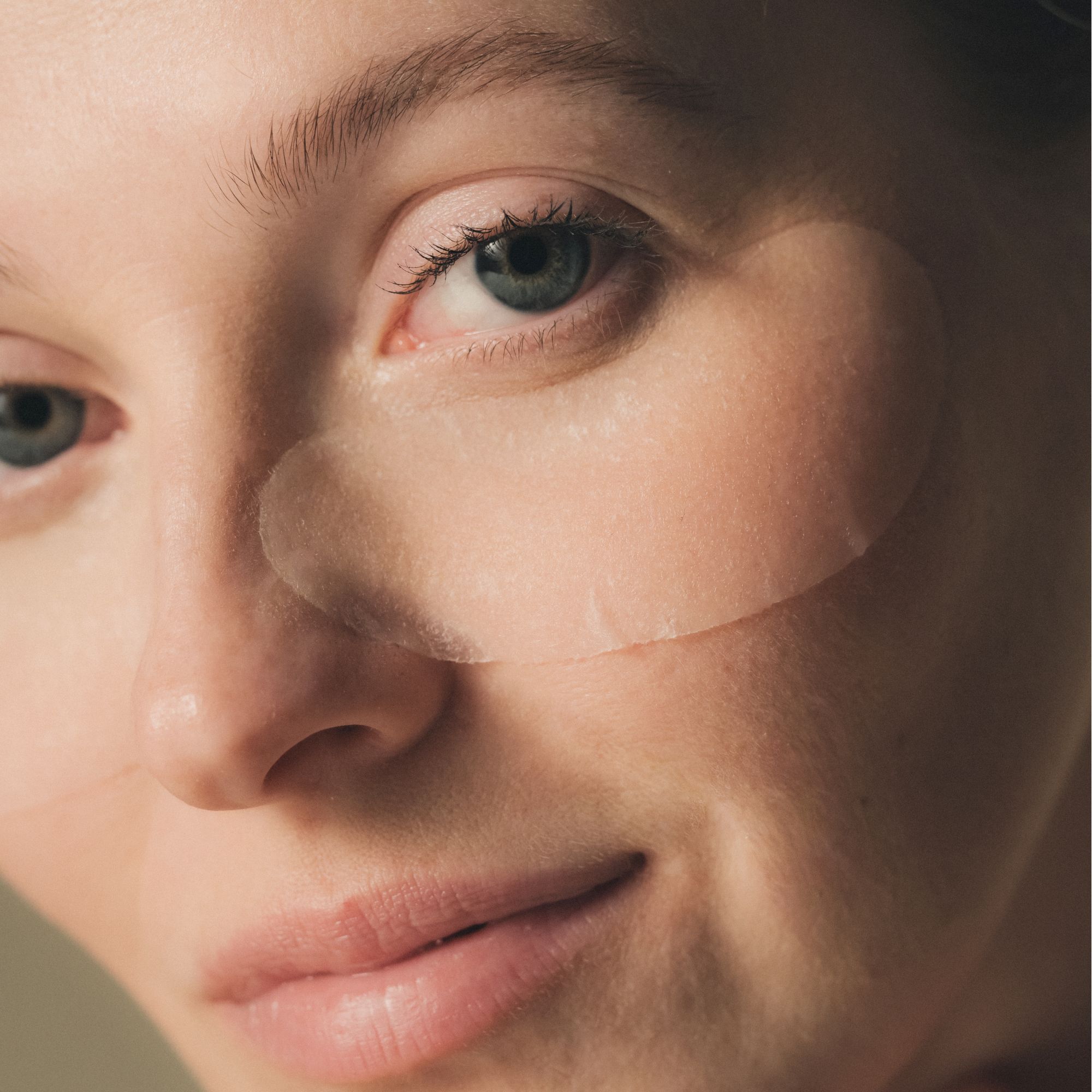 Fronte di una confezione Alkemy Eye-Biobotox Eye Patch con informazioni sul prodotto.