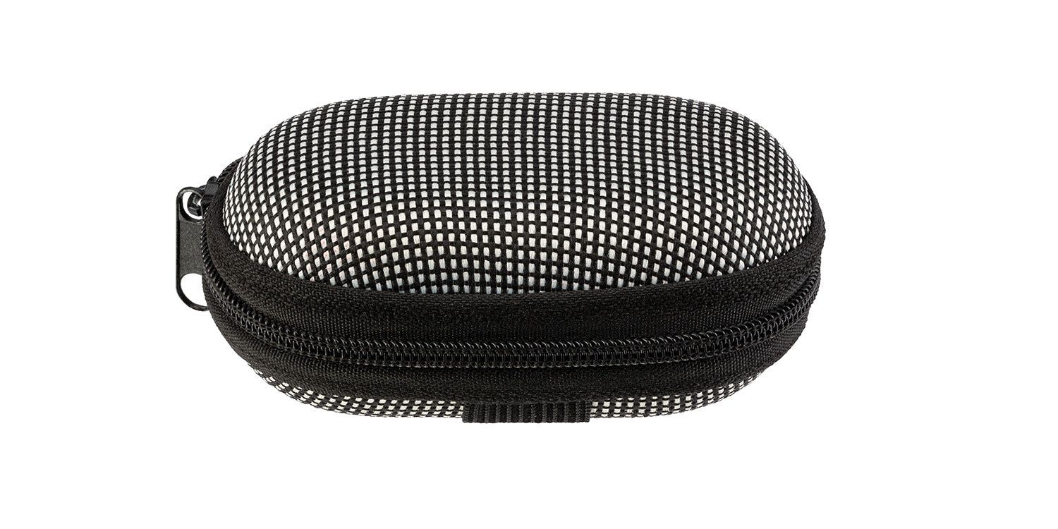 Astuccio per occhiali ovale nero con cerniera. Motivo esterno a piccoli quadrati bianchi.