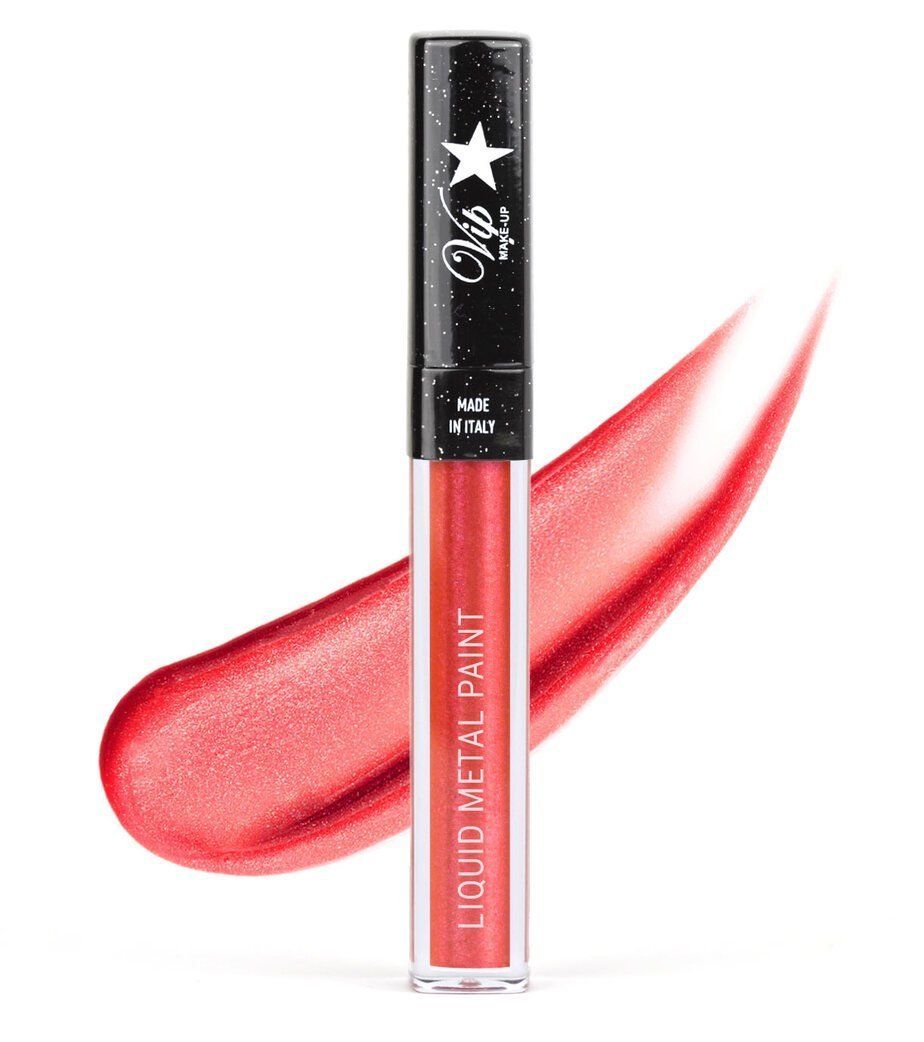 Rossetto liquido metallico rosso con applicatore e una macchia di colore.