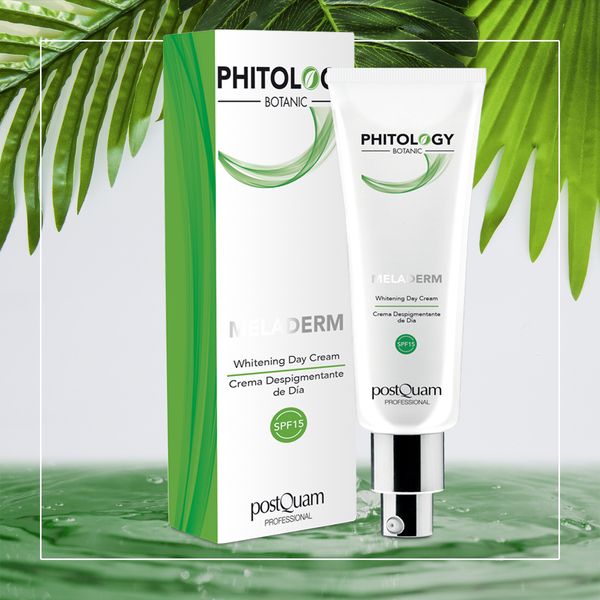 Tubo bianco e scatola con stampa verde. Testo: PHITOLOGY BOTANIC, MELADERM, Whitening Day Cream, SPF 15. Foglie verdi sullo sfondo.