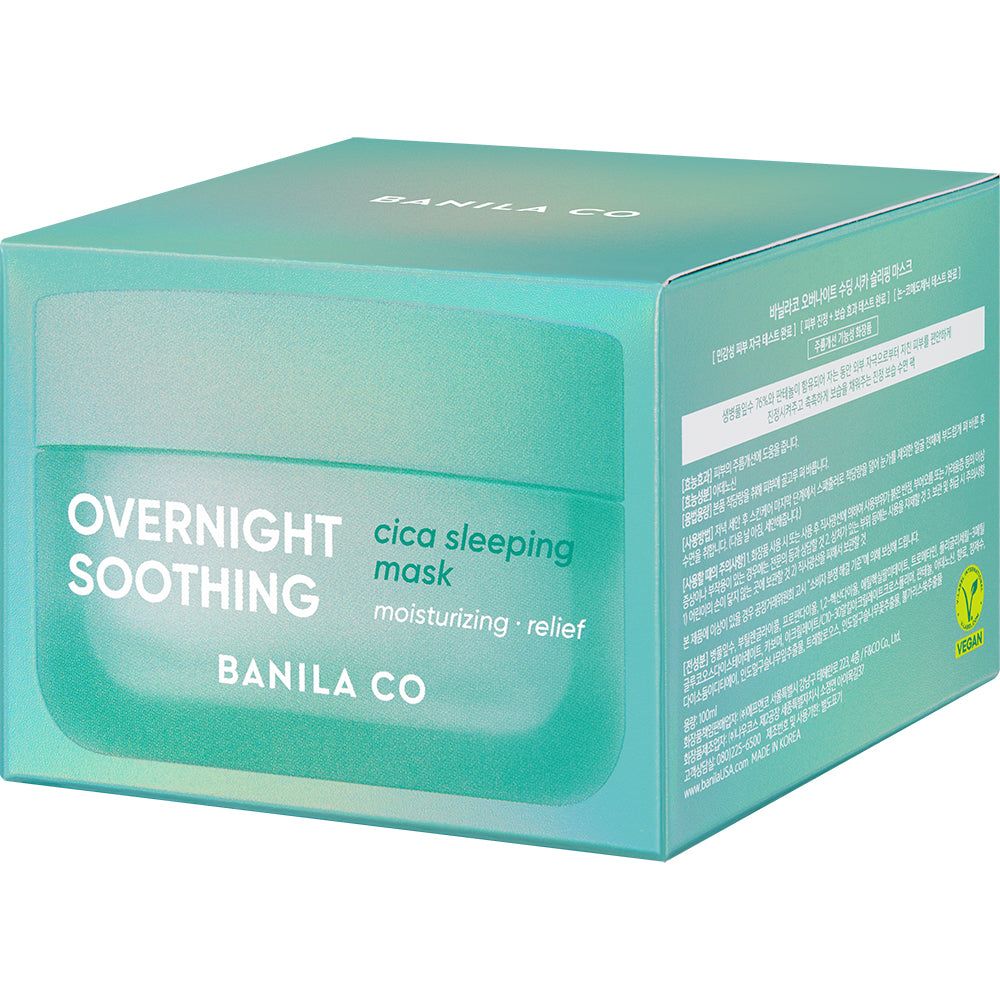Confezione verde con testo: OVERNIGHT SOOTHING, BANILA CO, Cica Sleeping Mask. Sigillo vegano.