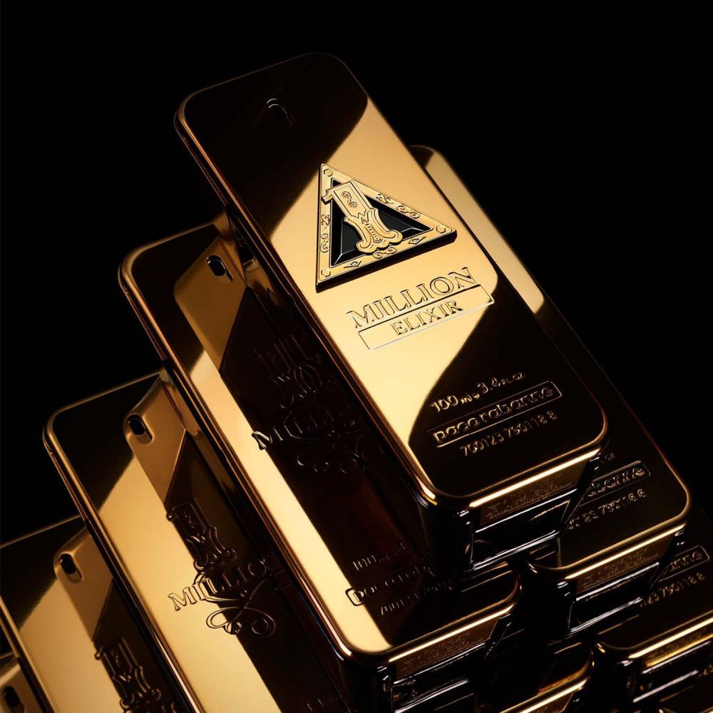Diversi flaconi dorati. Scritta: Million Elixir. Sfondo nero.