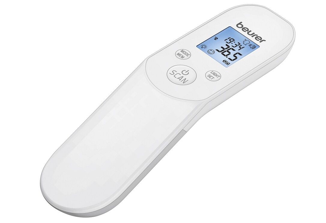 Termometro senza contatto bianco con display blu. Mostra ora e temperatura. Marchio: Beurer.