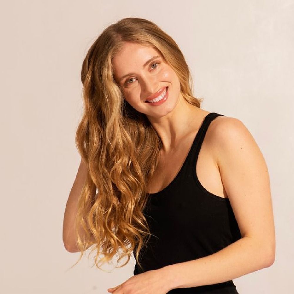 Flacone con erogatore, shampoo per capelli secchi.