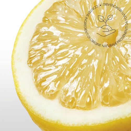 Metà limone con polpa gialla. Logo con foglie e mani. Testo: Ingredienti di origine naturale.