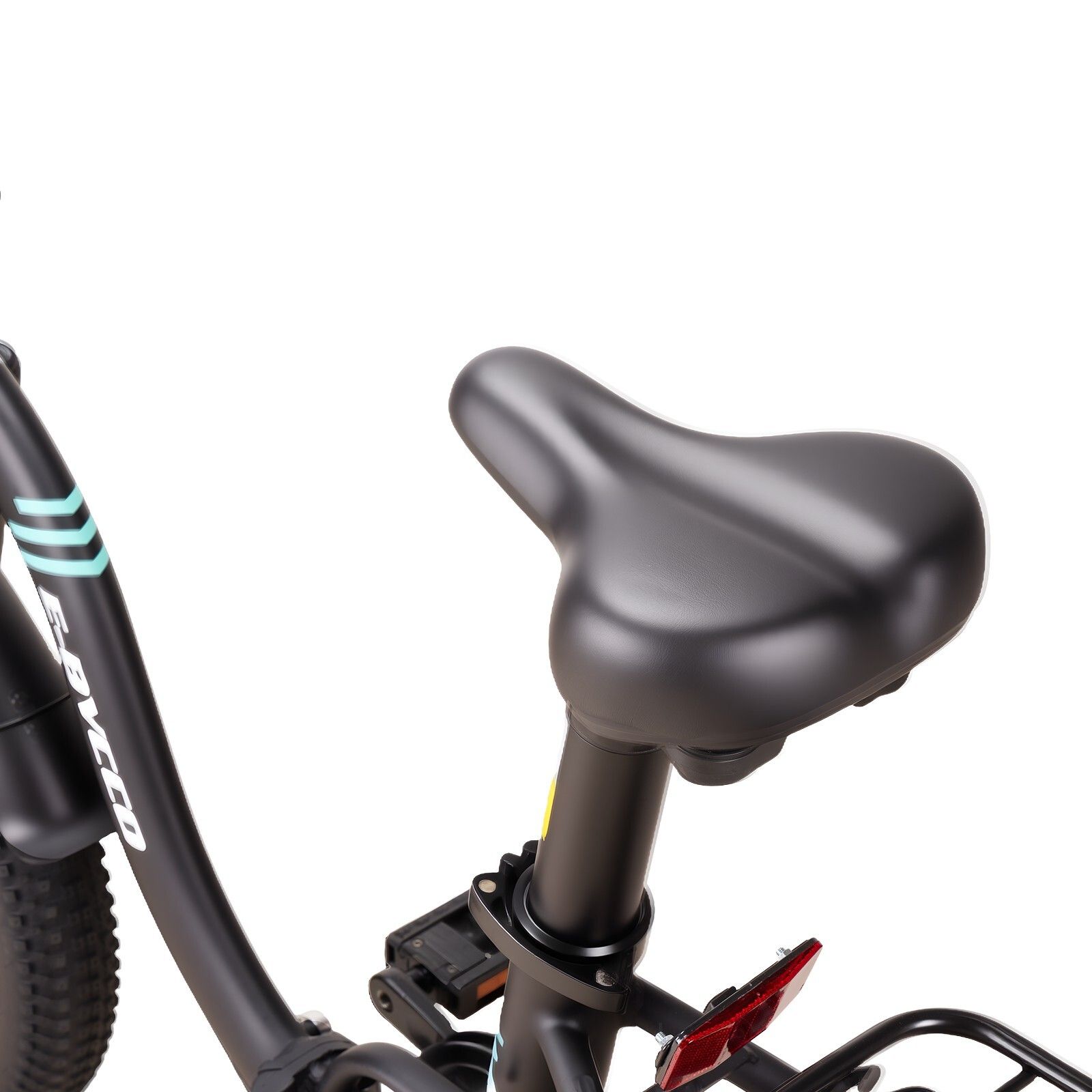 Sella nera su reggisella nero. Parte di una e-bike. Fanale posteriore e portapacchi.