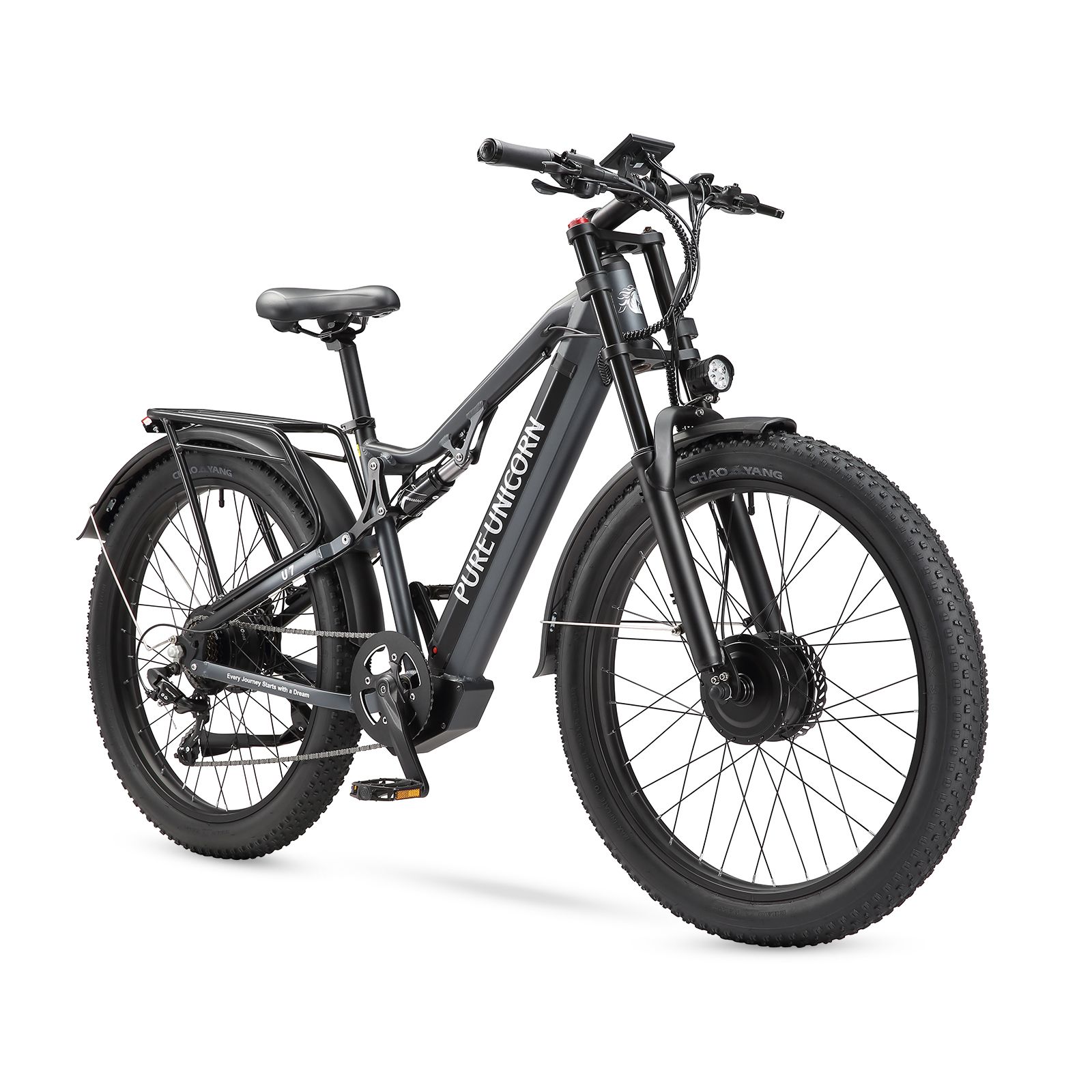 Mountain bike elettrica Pure Unicorn U7 nero. Pneumatici larghi, portapacchi, faro e scritta Pure Unicorn.