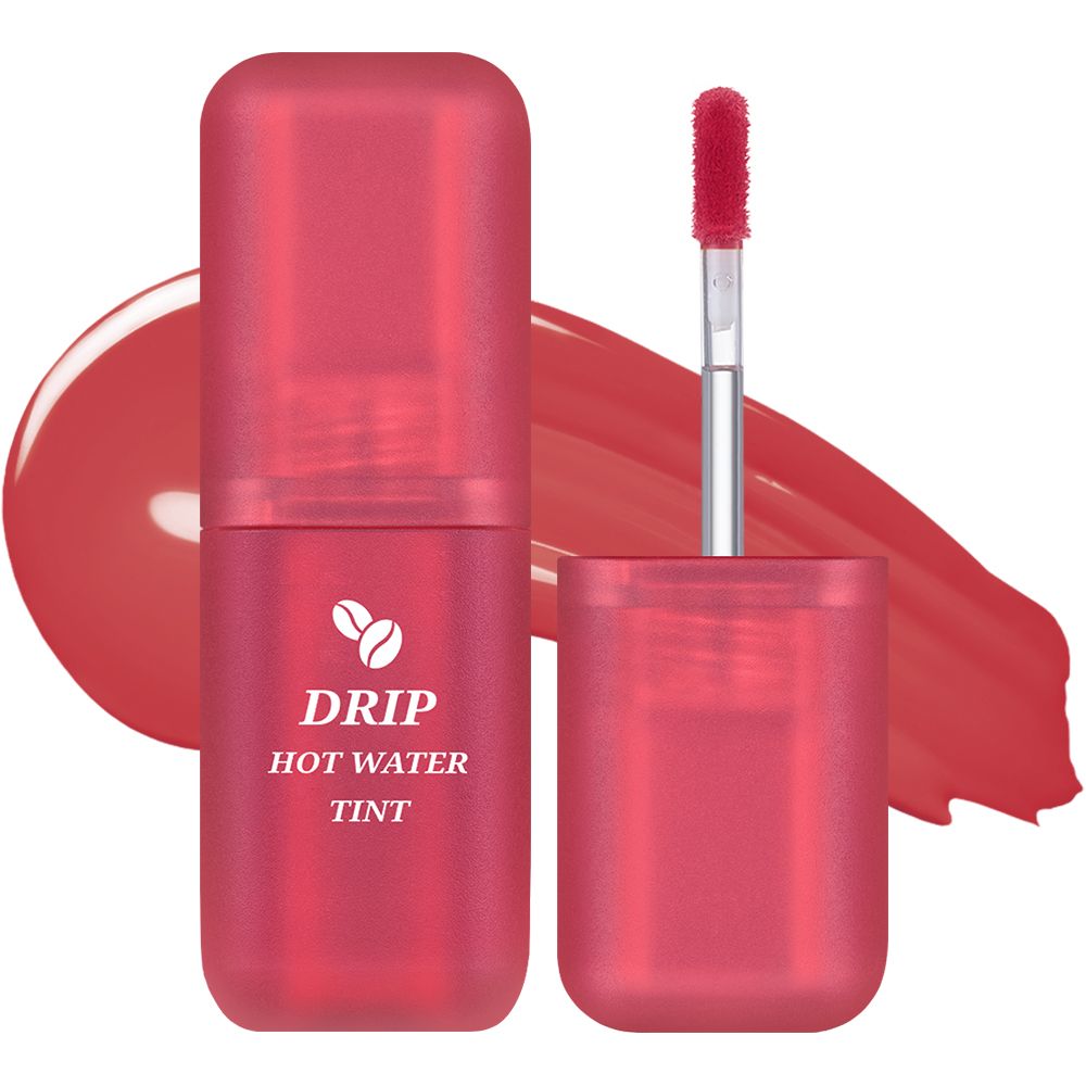 Tinta labbra rossa con applicatore. Scritta: Drip Hot Water Tint. Tappo aperto, macchia di colore accanto.