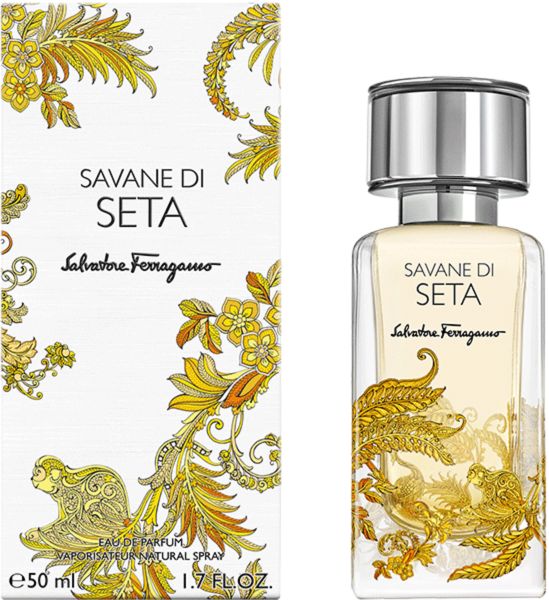 Salvatore Ferragamo Savane di Seta EdP Nat. Spray. Flacone e confezione con decorazioni dorate. Scritta: Savane di Seta, Salvatore Ferragamo.