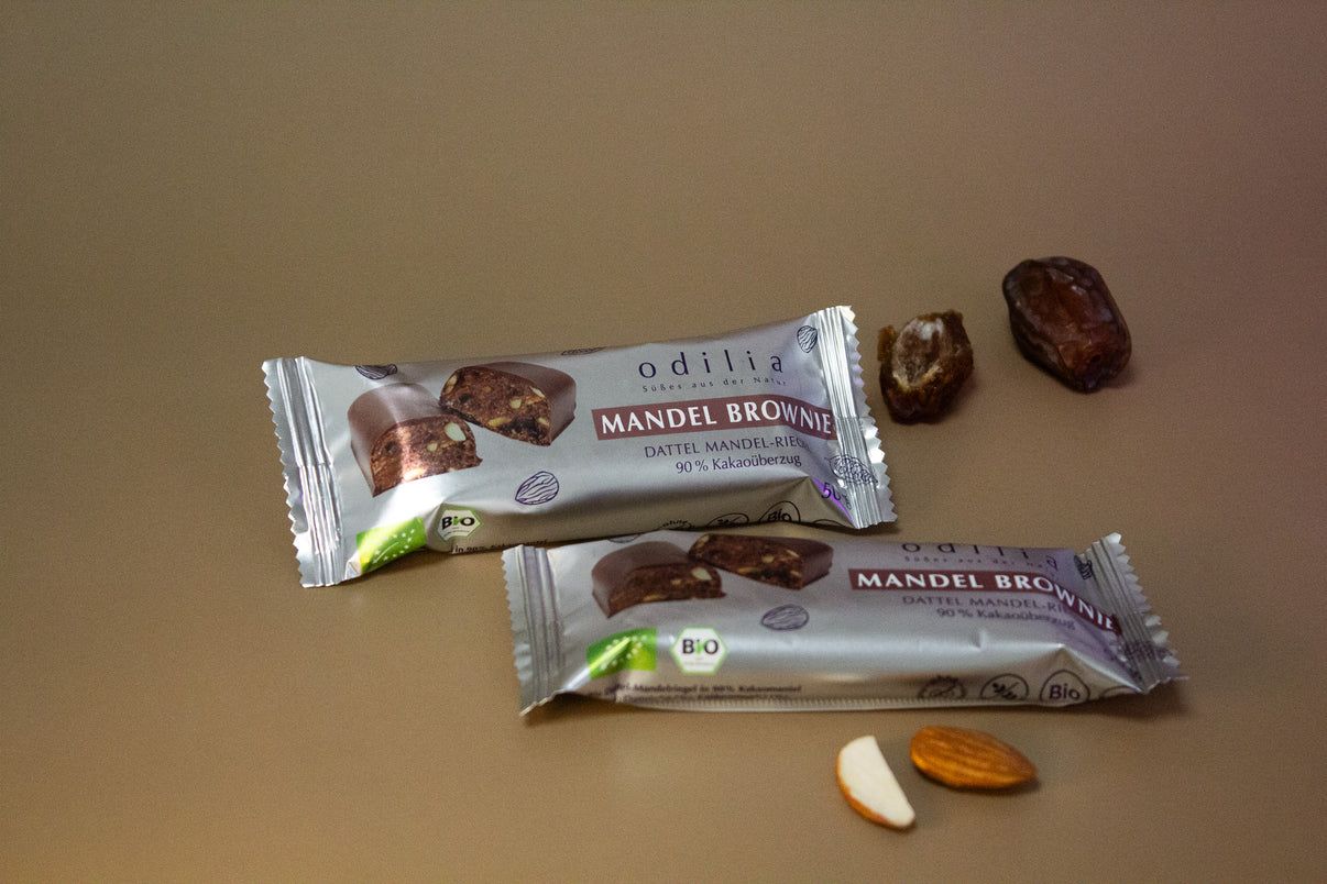 odilia Mandel Brownie Barretta biologica ai datteri e mandorle