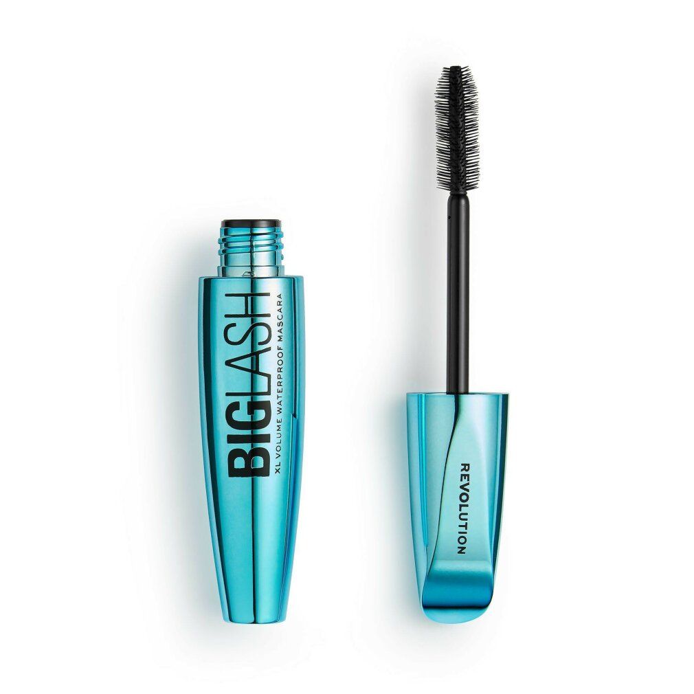 Tubo mascara azzurro chiaro e spazzola. Scritta: BIG LASH XL VOLUME WATERPROOF MASCARA. Marchio: REVOLUTION. Coperchio aperto.