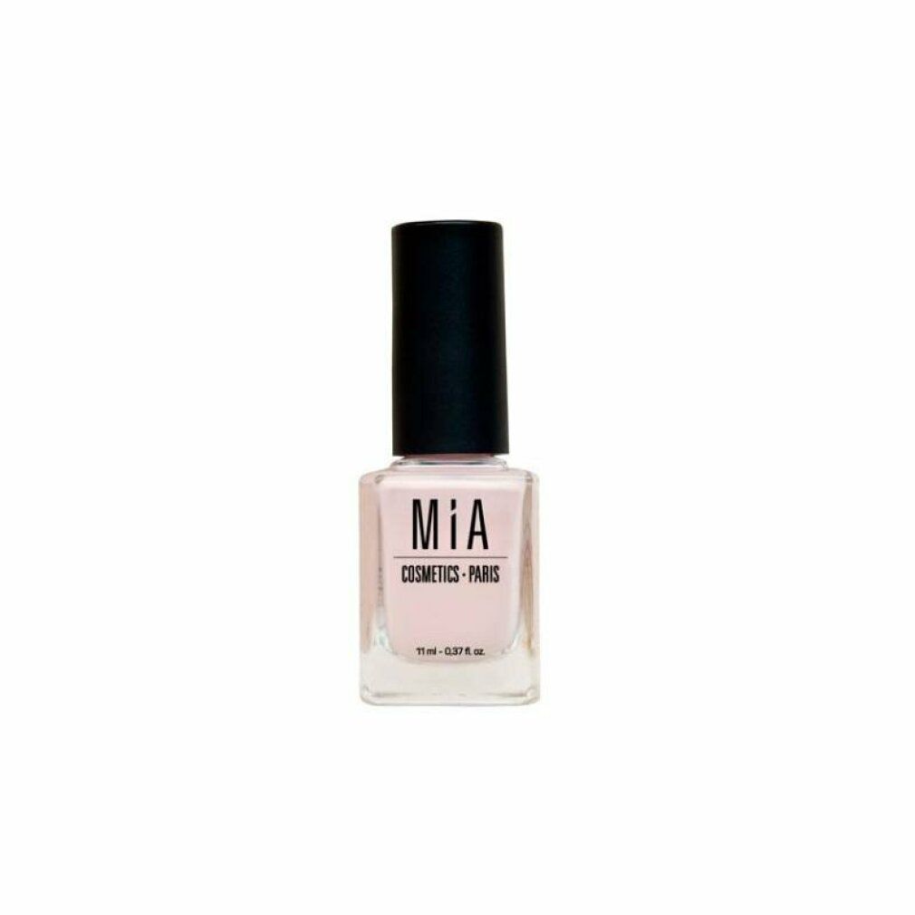 Flacone di smalto con tappo nero. Smalto rosa, flacone trasparente. Scritta: MÍA COSMETICS - PARIS.