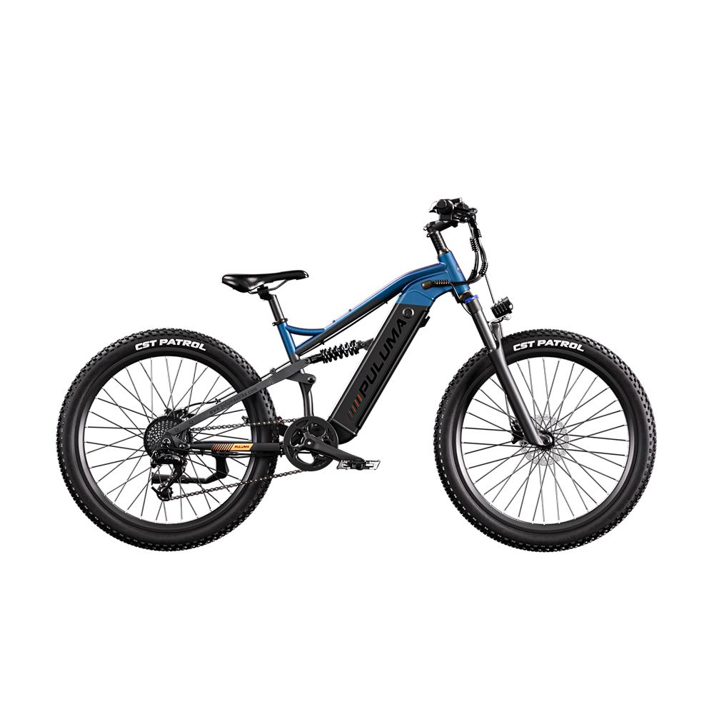 E-bike blu e nero. Marchio PULUMA, pneumatici larghi, sospensioni, freni a disco.