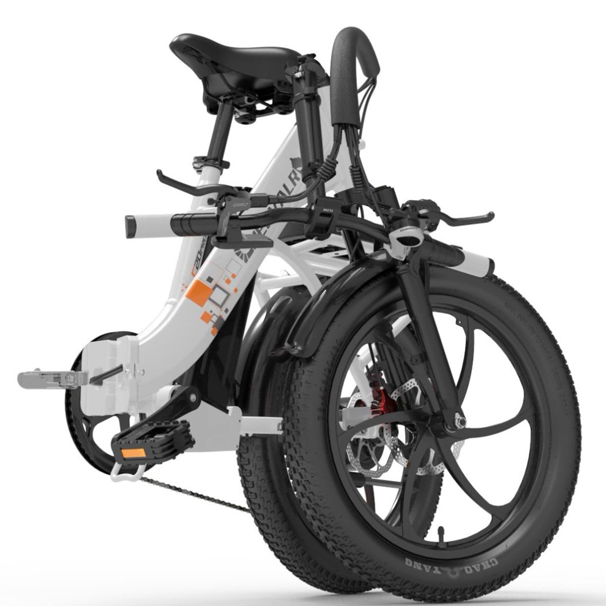 Bicicletta elettrica bianca piegata con pneumatici neri. Marchio Cheevalry. Pedali, sella e manubrio visibili.