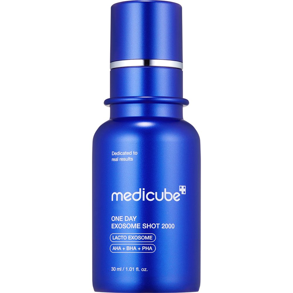 Flacone blu con etichetta prodotto. Contiene nome, marchio e ingredienti. 30 ml.