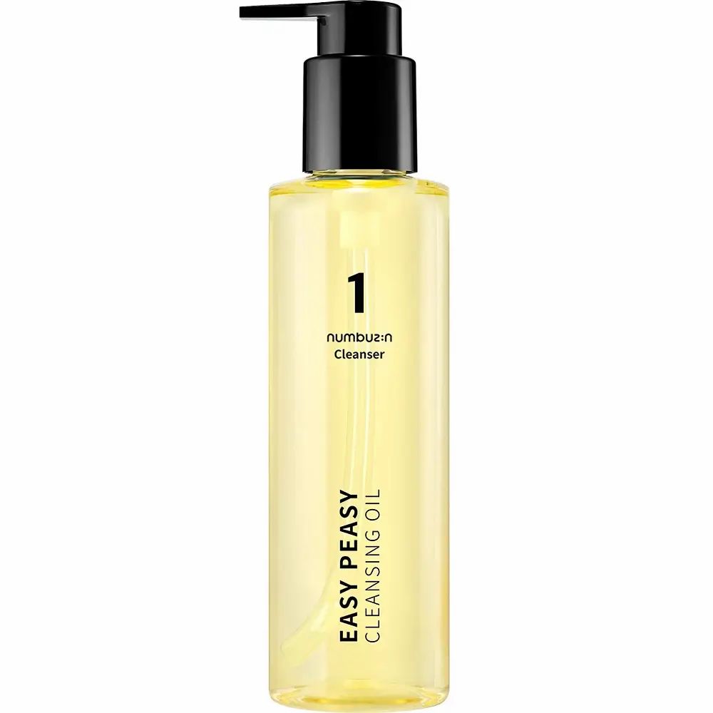 Flacone di olio detergente giallo chiaro con erogatore nero. Scritta: 1, Easy Peasy Cleansing Oil.