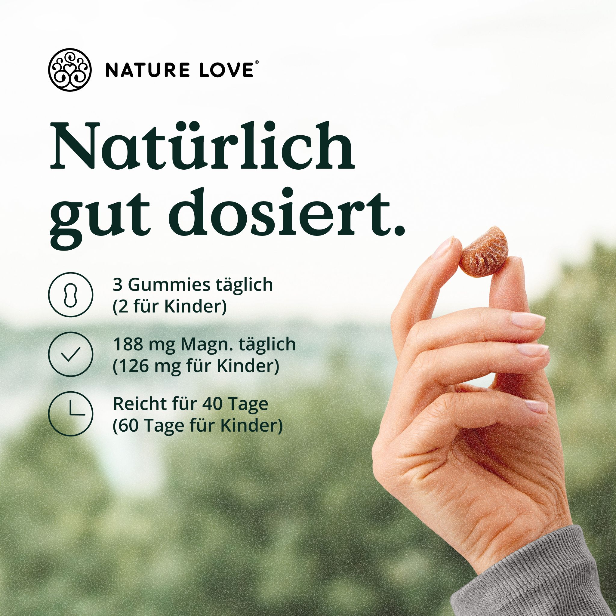Mano che tiene una caramella gommosa marrone. Testo: Naturalmente ben dosato. 3 caramelle gommose al giorno, 188 mg di magnesio.