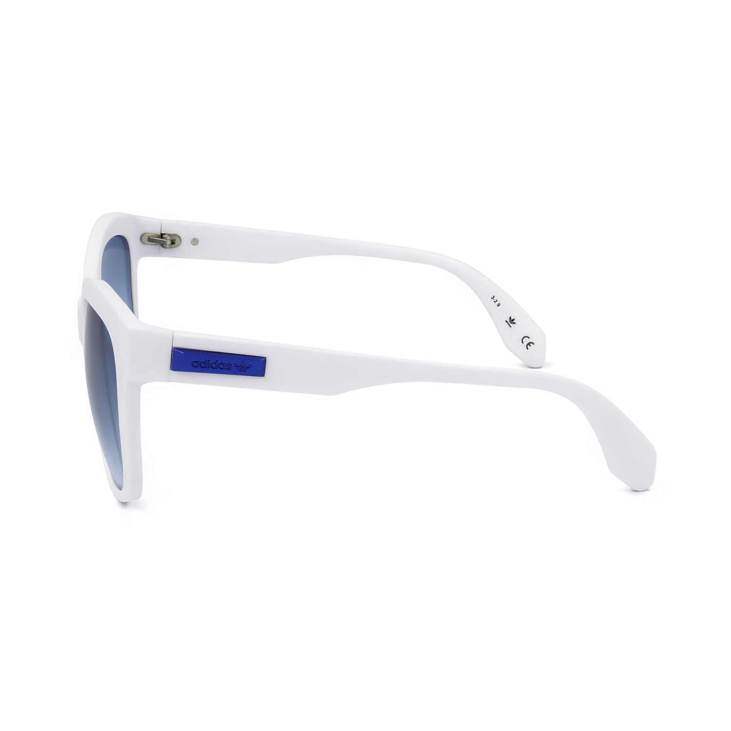 Occhiali da sole bianchi con logo blu sull'asta e lenti blu.