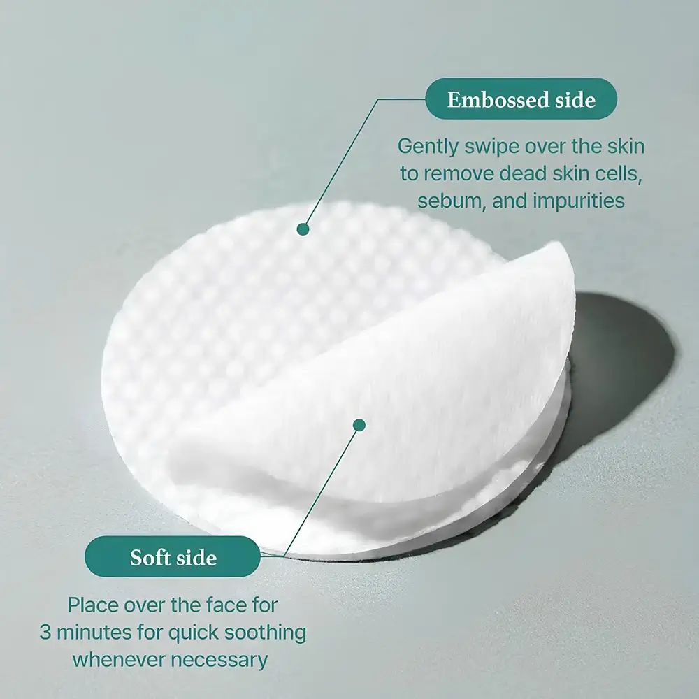 Due pads. Sopra: strutturato. Sotto: liscio. Testo: Embossed side, Soft side. Sfondo: grigio chiaro.