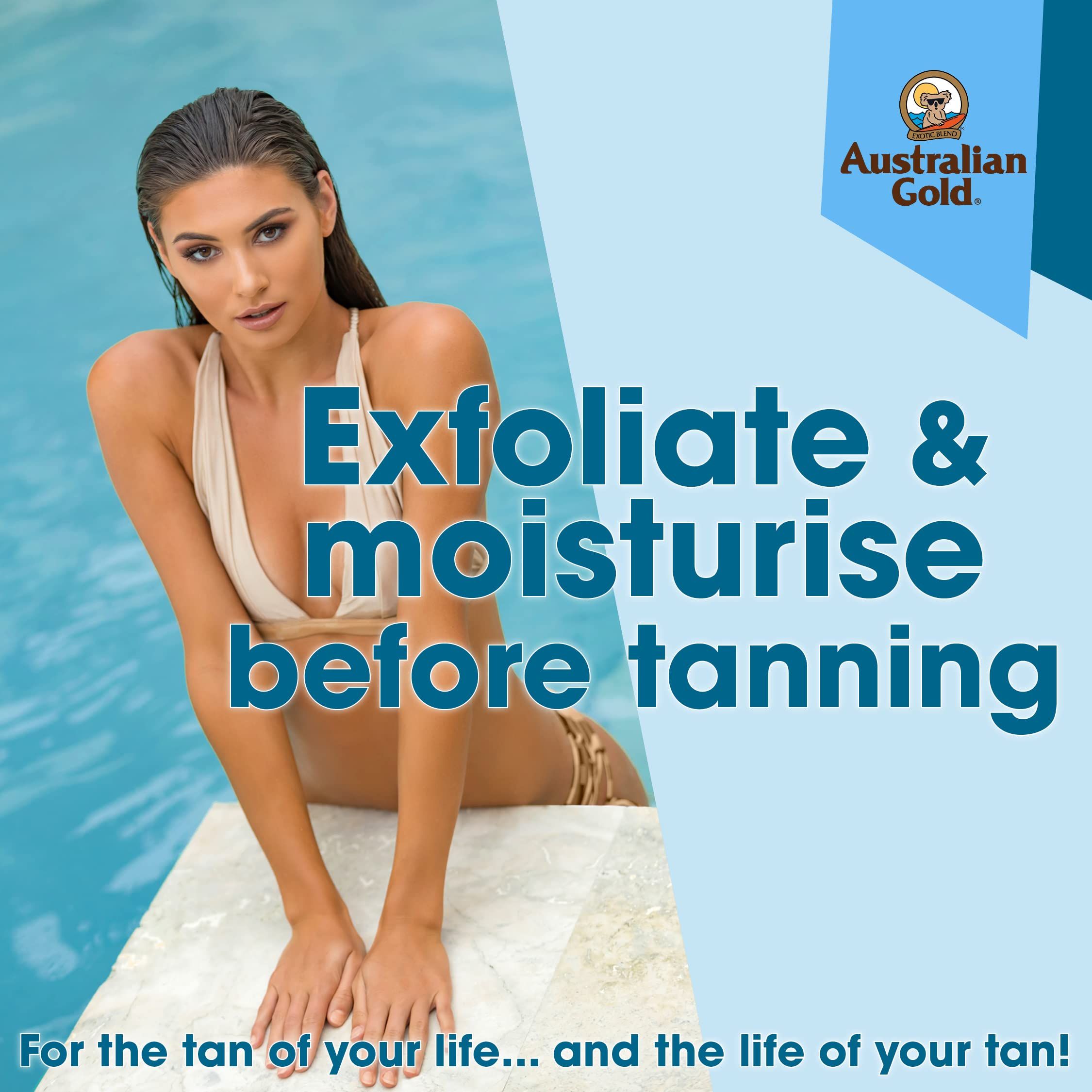 Donna in piscina. Testo: Exfoliate & moisturise before tanning. Logo Australian Gold.