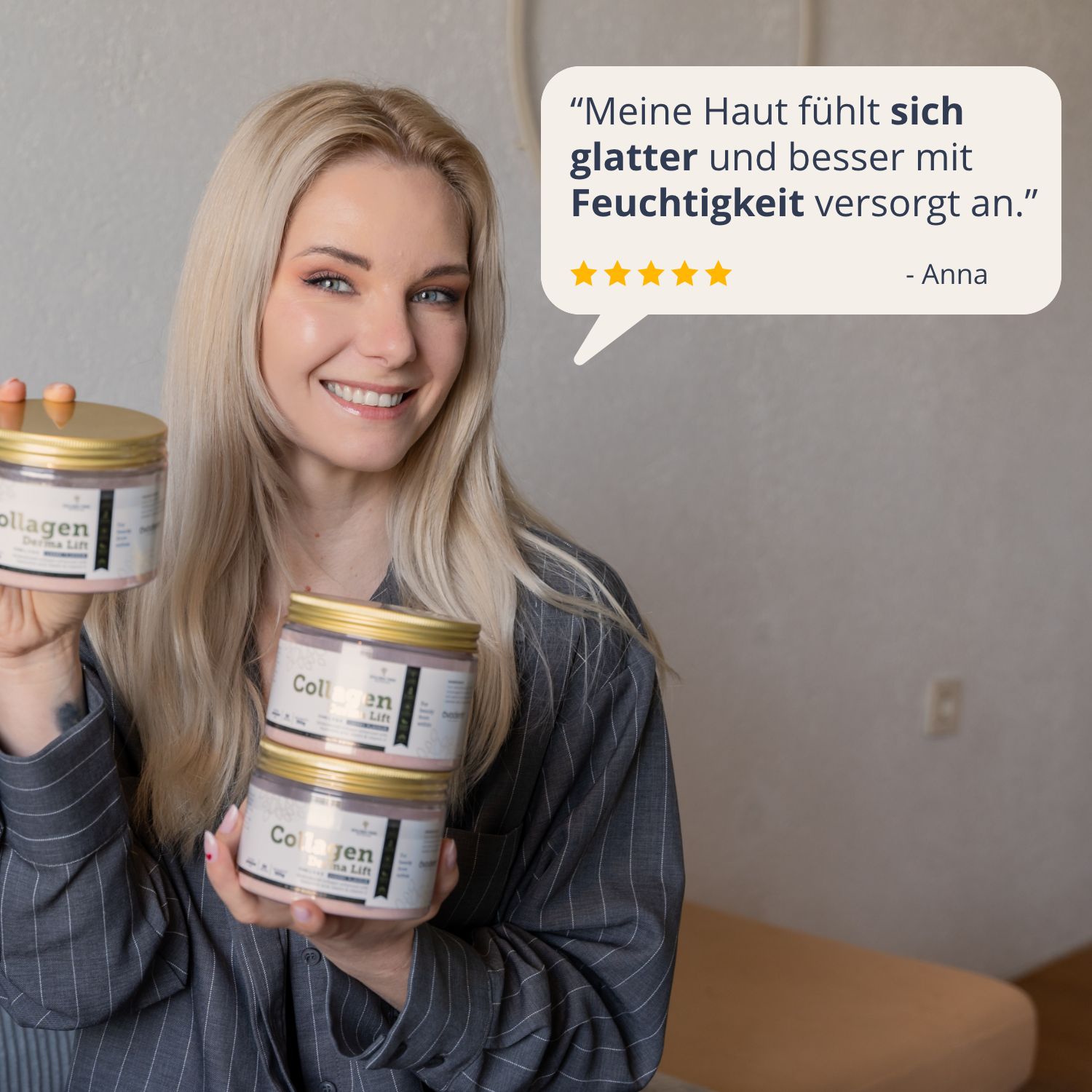 Donna tiene tre barattoli di Golden Tree Collagen Derma Lift. Citazione: Pelle più liscia.
