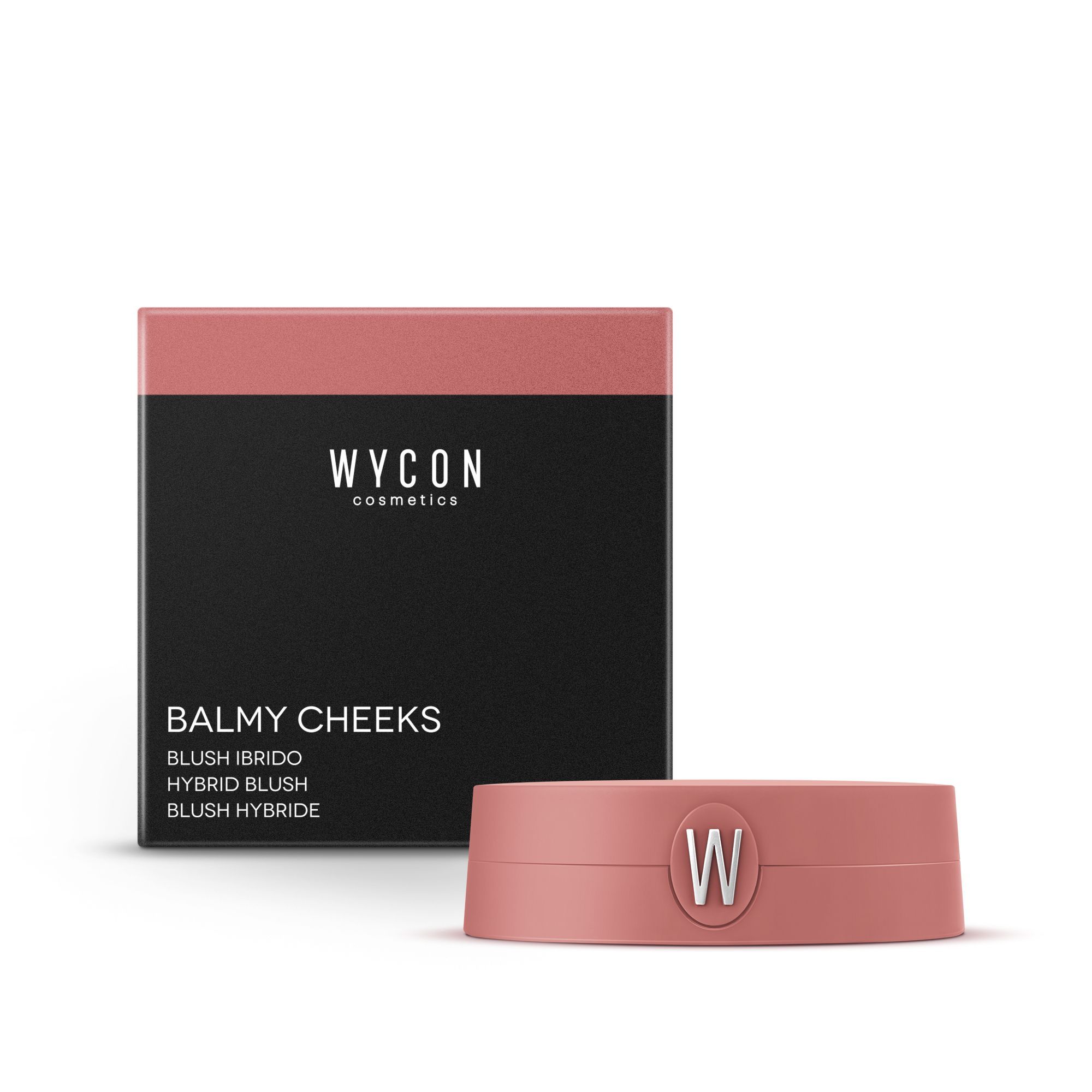 WYCON Cosmetics Balmy Cheeks 302 Warm Desire, in confezione. Una scatola nera con il nome del marchio e il nome del prodotto. Accanto, il compatto di blush rosa con il coperchio aperto.