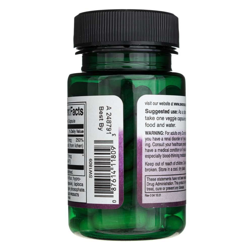 Flacone verde trasparente con capsule Swanson Vitamina D3 e K2. Codice a barre e data di scadenza visibili.