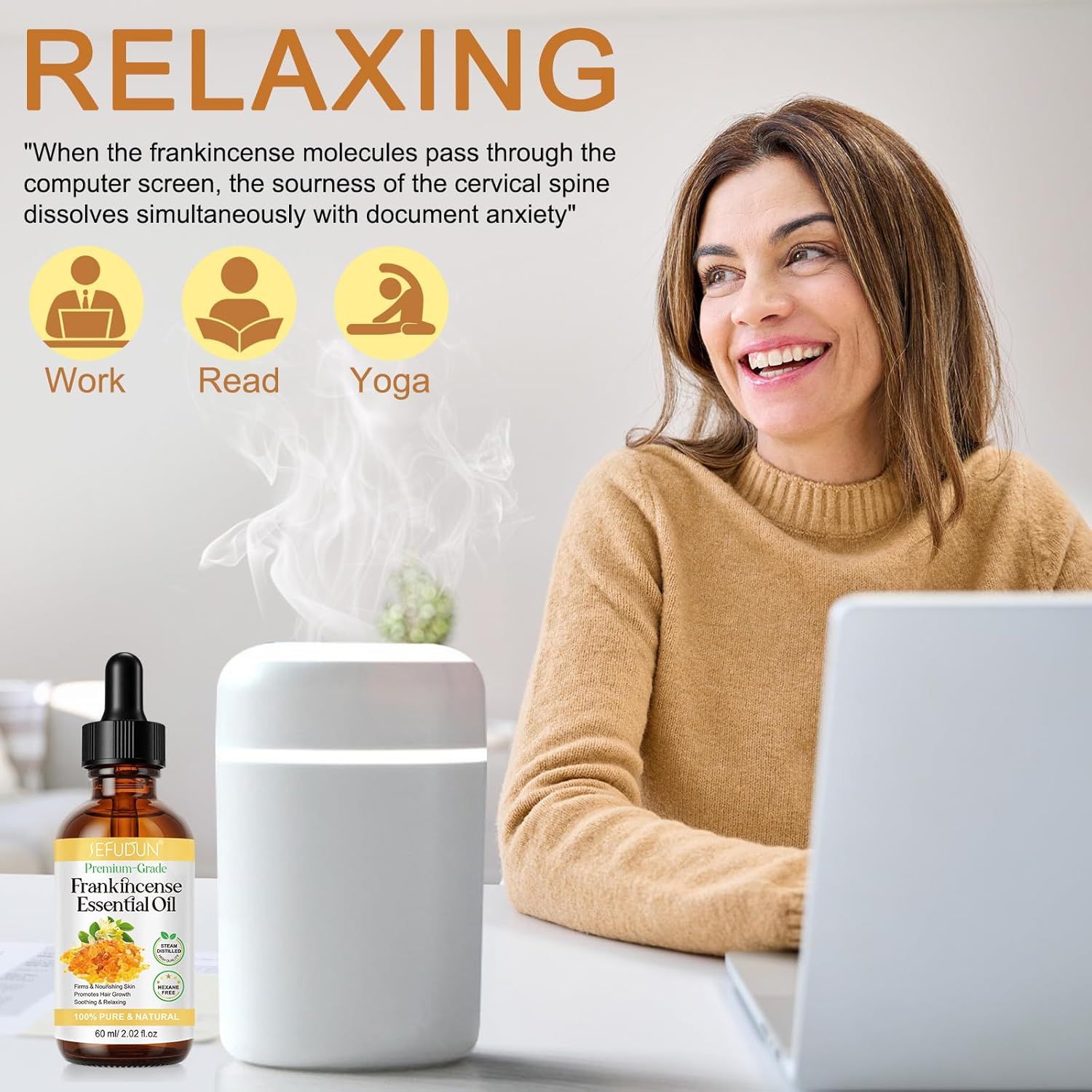 Olio di incenso con diffusore e laptop. Donna seduta a tavola. Testo: Rilassante. FSLHCY Frankincense Essential Oil, 60 ml.