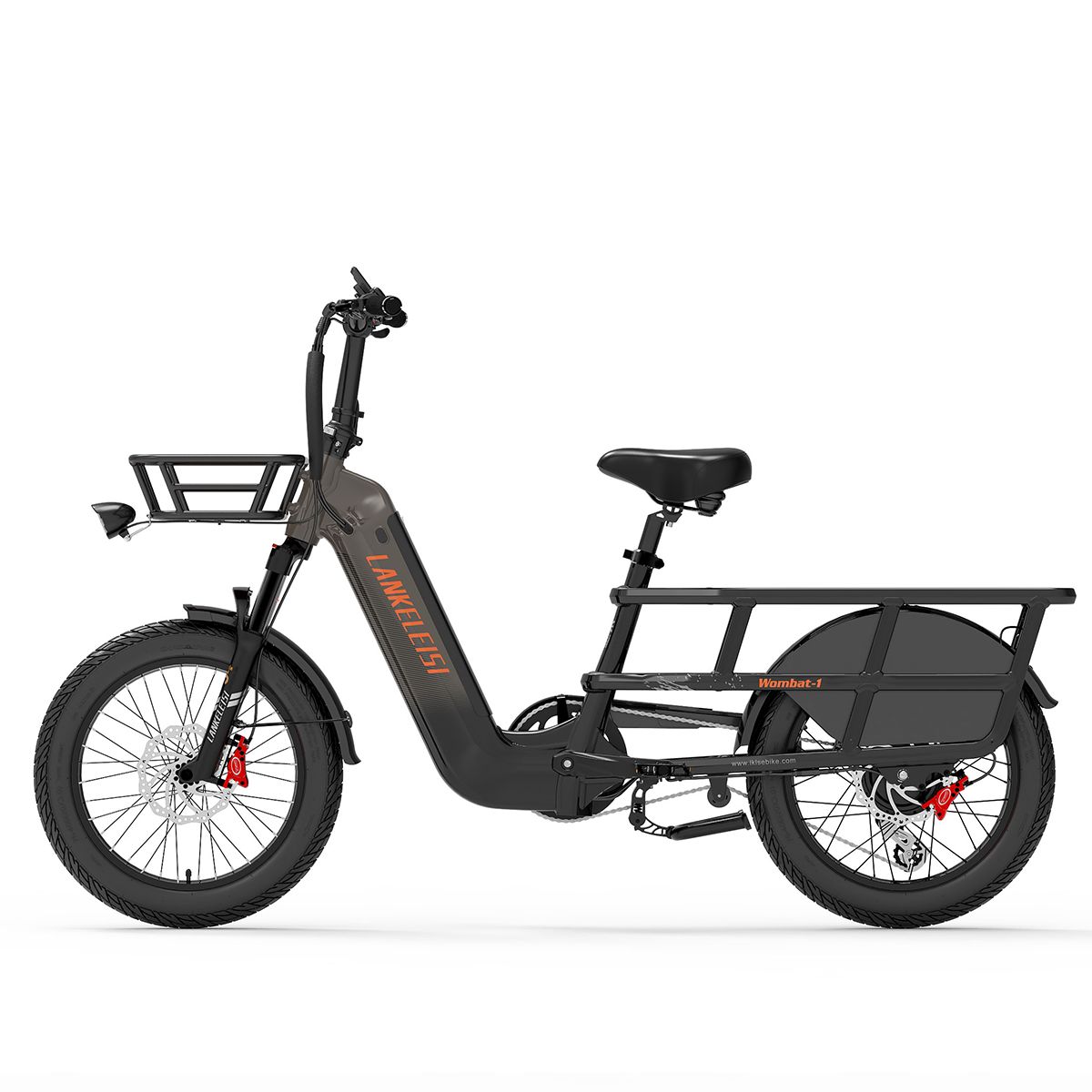 E-bike da carico nero con cestino anteriore e portapacchi posteriore. Logo Lankeleisi. Pinze freno rosse. Pneumatici neri.