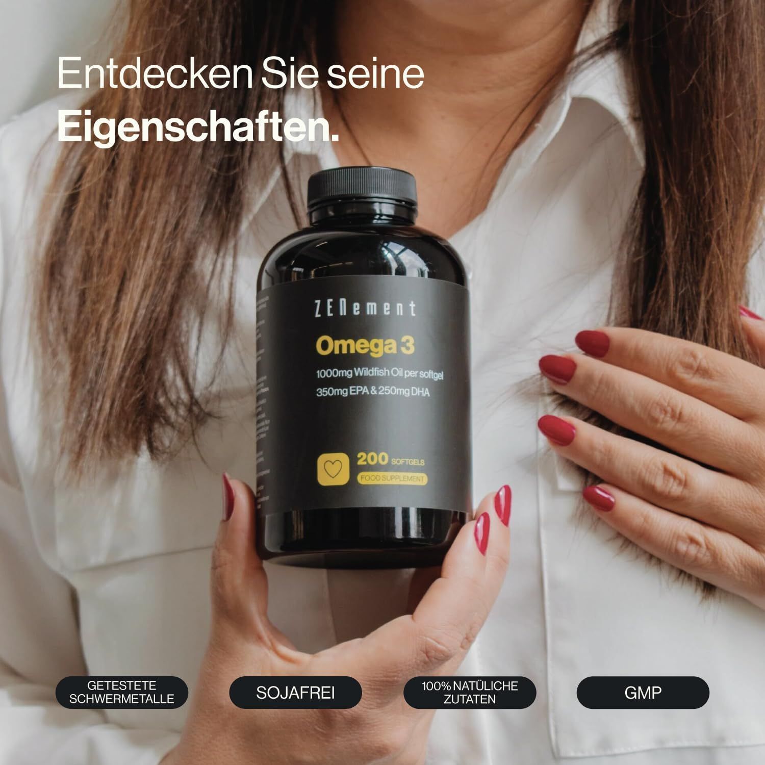 Flacone nero di Omega 3. Scritte: 200 capsule, 1000mg olio di pesce selvatico, 350mg EPA & 250mg DHA. Sigilli: Metalli pesanti testati, Senza soia, 100% ingredienti naturali, GMP.