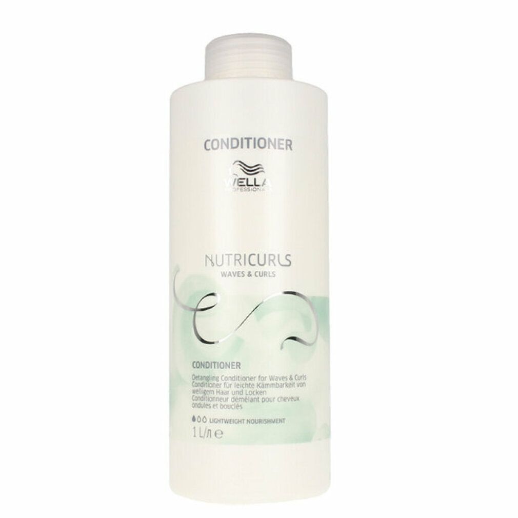 Flacone bianco di balsamo Wella Eimi Nutricurls. Scritta: Waves & Curls, balsamo per onde e ricci. Contenuto: 1 litro.